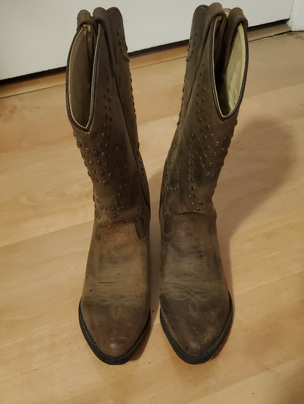 Women's Brown Studded Western Ankle Boots - Picture 3 of 5
